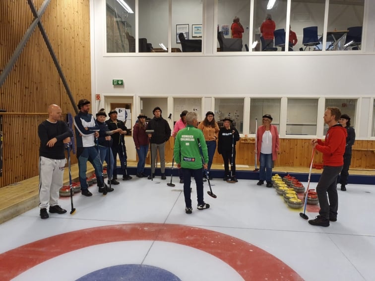 Tre fra Hedmarken Curling på møte for frivillige til curling EM på Lillehammer.